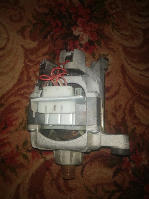 Продам двигатель от стиральной машины