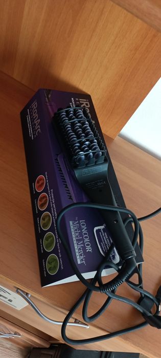 Perie profesională pentru îndreptarea părului IronArc