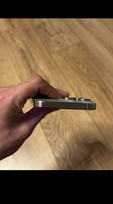 Vând Iphone 15 pro max 256