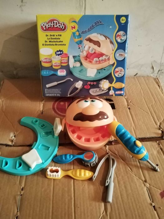 Play Doh Drill N Fill Dentist Комплект Зъболекар