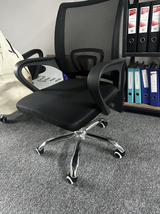 Ofis stol kompaktnit