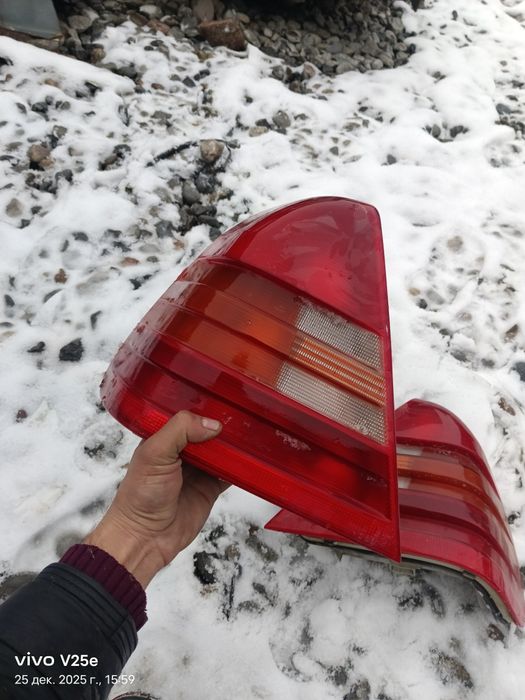 Задний стоп на Мерседес Бенс