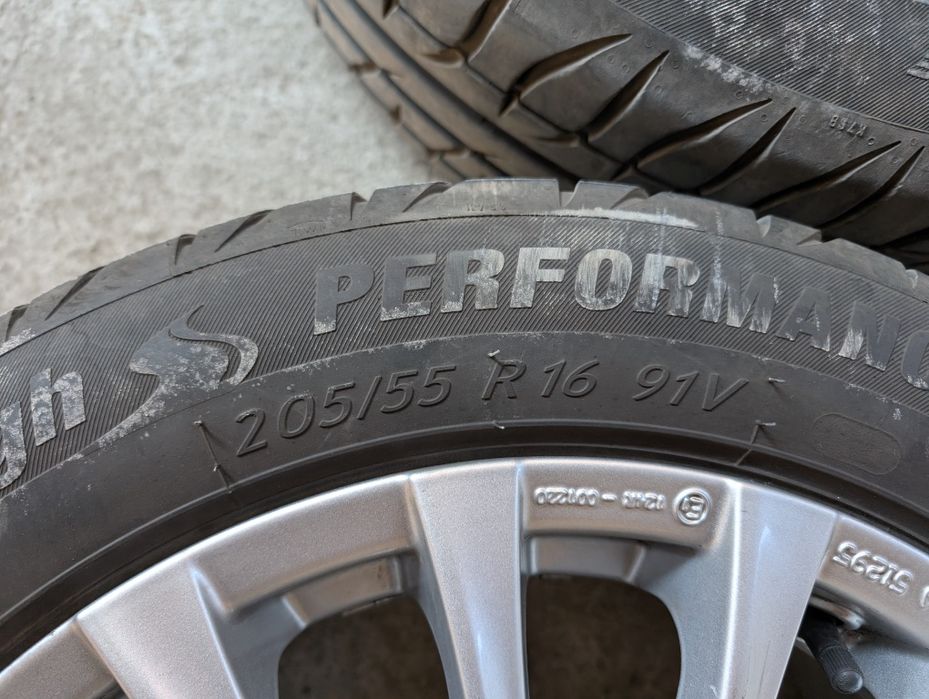 Алумиеви джанти 16" + летни гуми и вентили със сензори за налягане