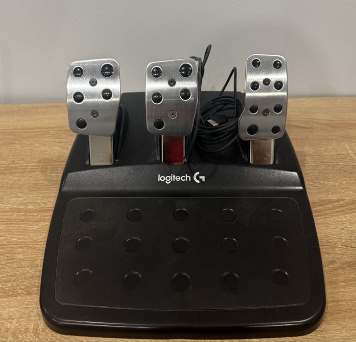 Logitech g29 волан с педали и скоростен лост shifter ПЪЛЕН КОМПЛЕКТ