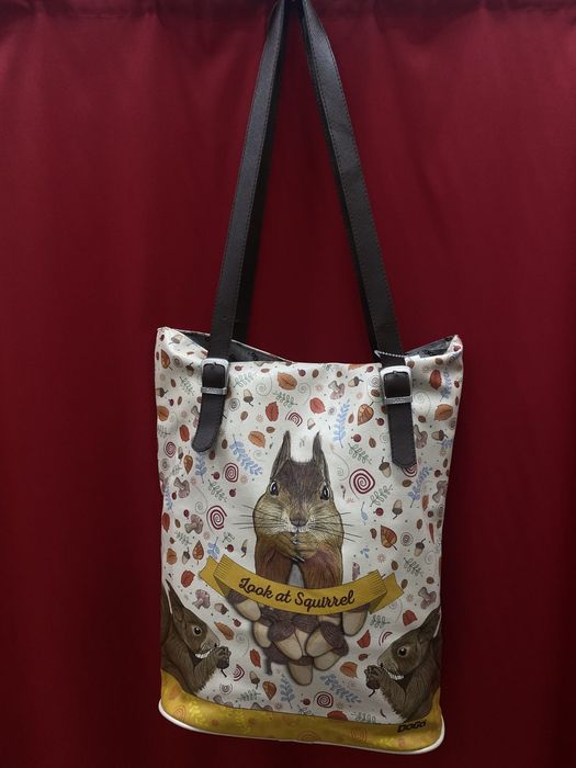 Чанта DOGO Original Design – модел Look at Squirrel