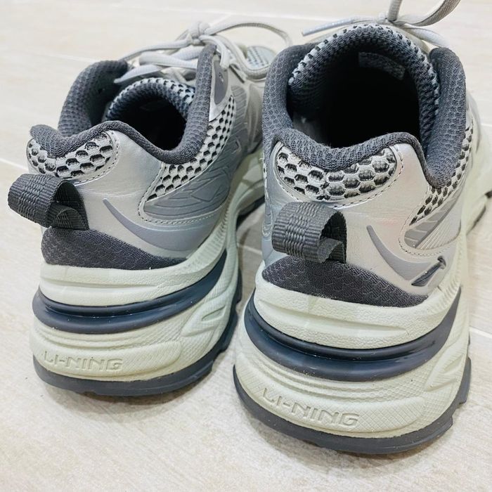 !Продам! Кроссовки Li-ning