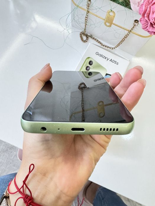 Samsung A05s продава се зелен