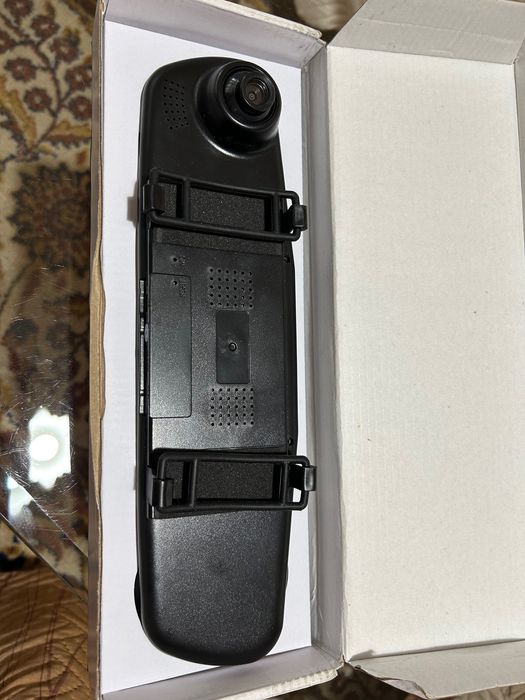 Огледало с вграден TFT LCD 3.5 инча цветен дисплей и камера