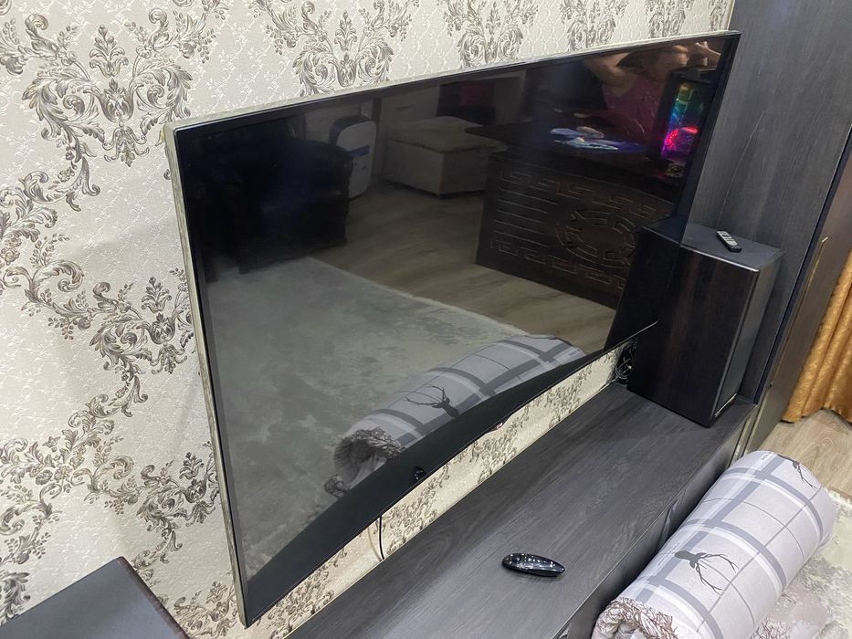 * LG 65 дюйм Qurved Smart TV оригинал Корейский в отличном состоянии
