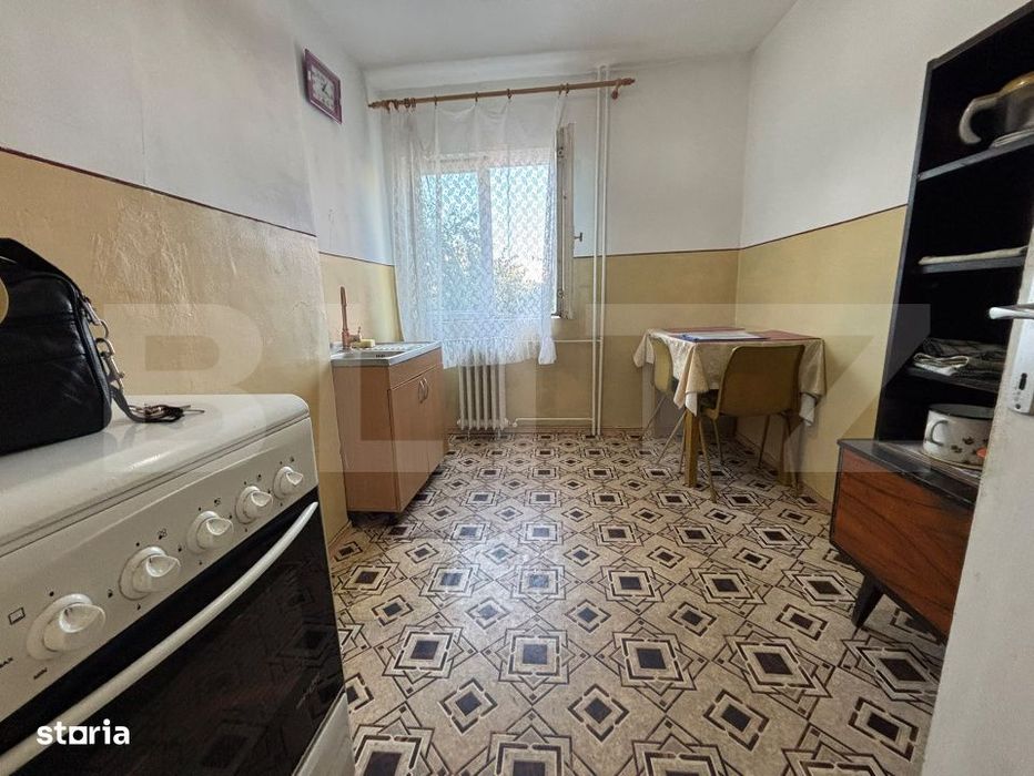 Apartament de vanzare, 3 camere, etajul 1, in Rogerius