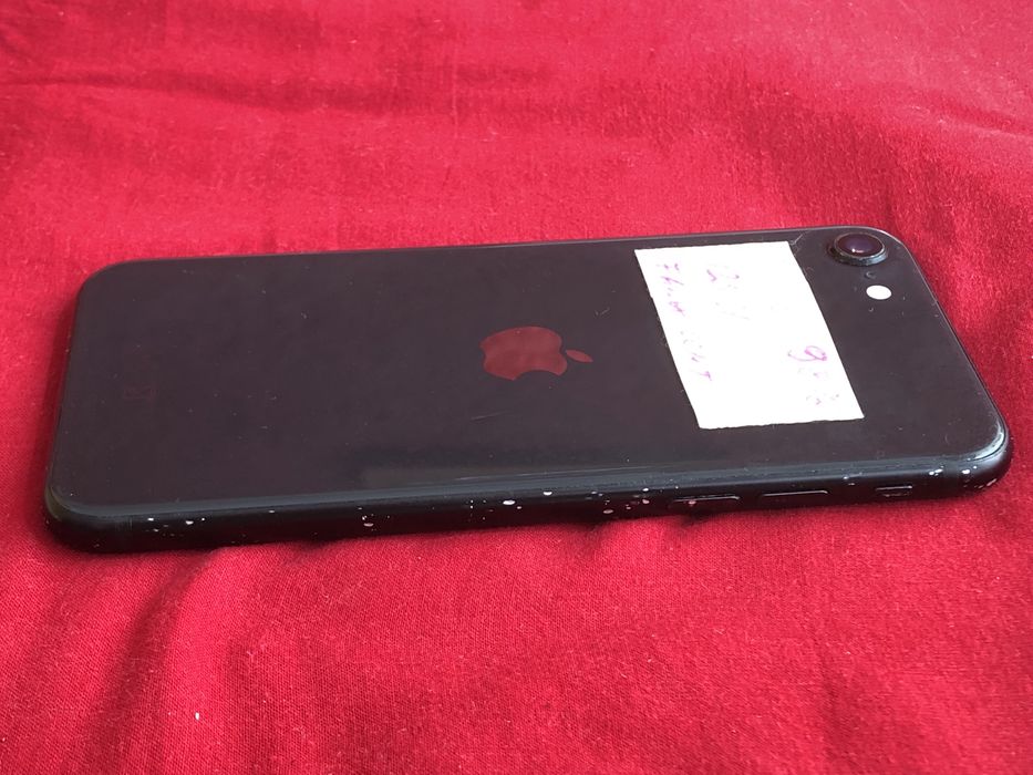 Iphone SE baterie 98% 128gb