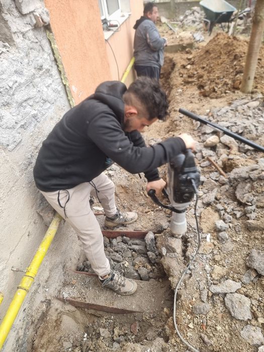Firma de demolari case,anexe , spart sape, tăieri de ziduri, săpături