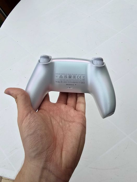 Sony DualSense PS5 – Sterling Silver с кутия