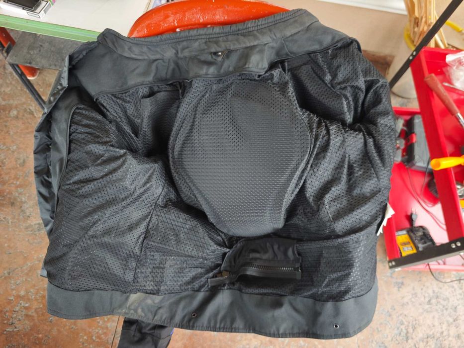 Продавам Каска за мотор с яке