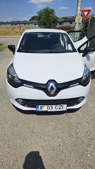 RENAULT Clio 2016