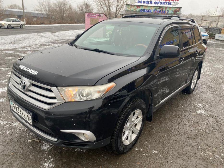 Продам машину Toyota Highlander