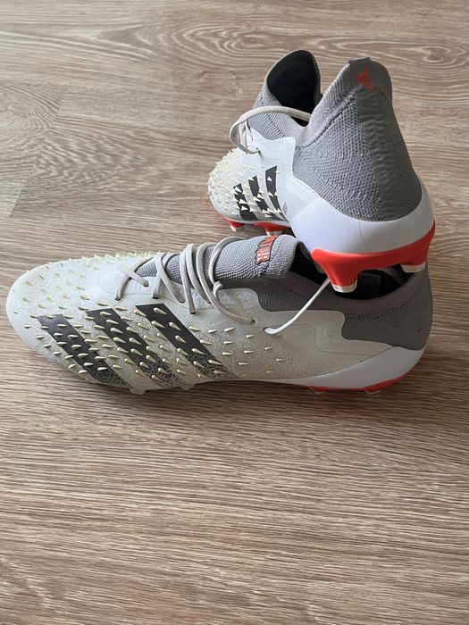 Футболни бутонки Adidas Predator Freak.1 FG