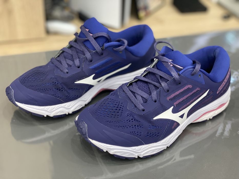 Маратонки Mizuno wave stream 2