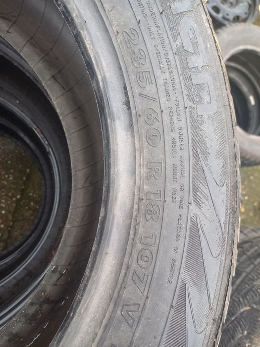 Nokian 235/60/18 4  броя
