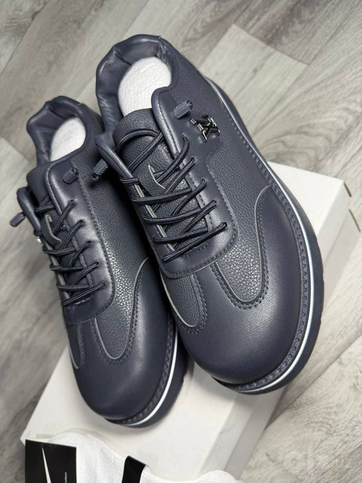 Louis Vuitton Premium Erkaklar Krossovkalari — To'q Ko'k (Dark Blue)