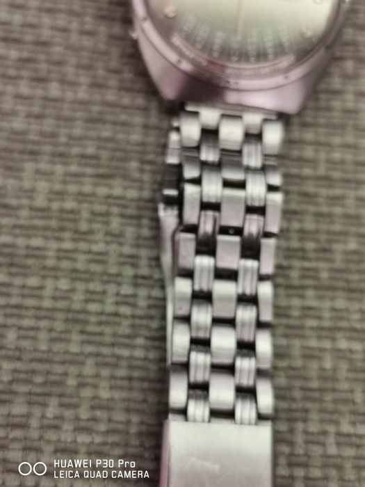 Продавам часовници orient