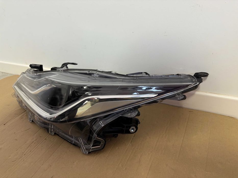 Far stanga full led Toyota Corolla berlina dupa 2018 81150-02T51-00