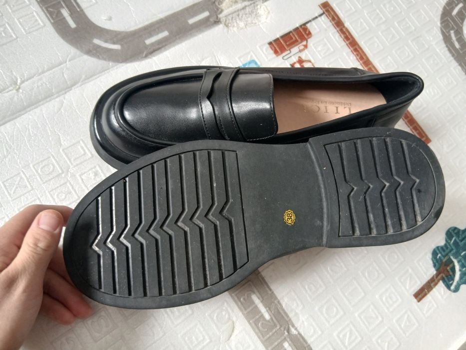 Продам ботинки женские 38 размер