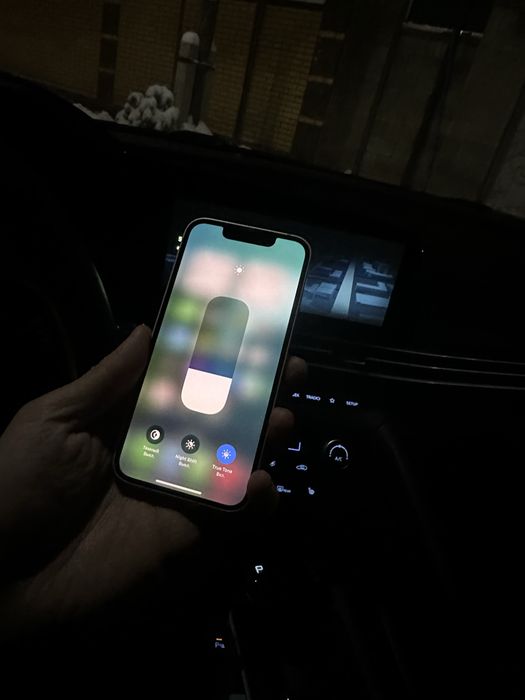 Продам iPhone 13 Mini в отличном состояние