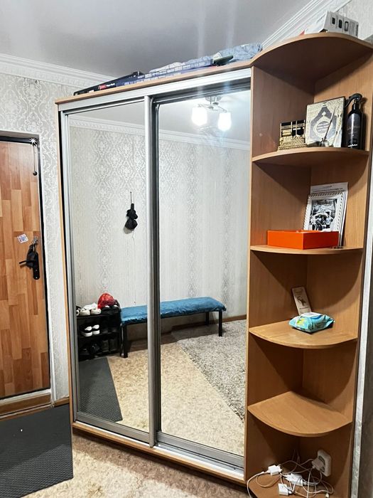 Срочно продам шкаф для прихожей