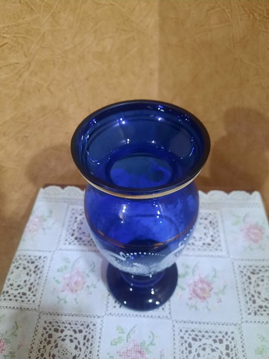 Ваза для цветов, "Богемия" Чехословакия, кобальтовое стекло, ручная ро