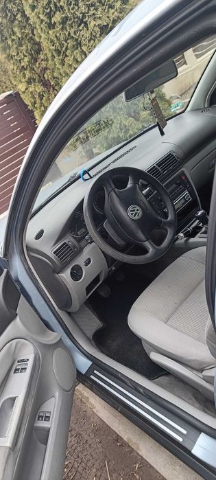 Volkswagen Passat 1.6 benzina