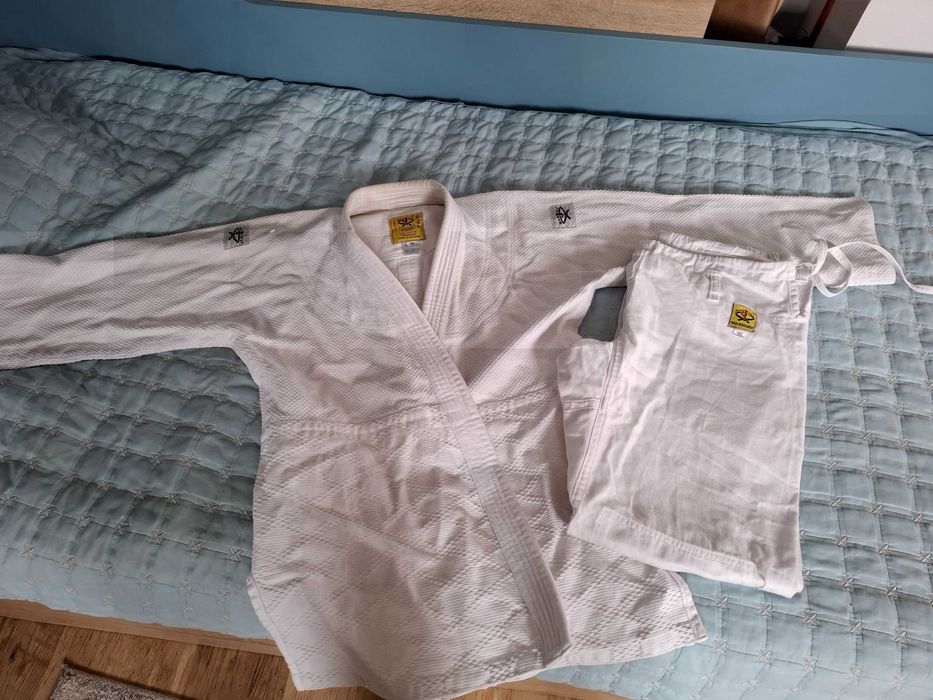 Кимоно за джудо на фирмс Хаджиев