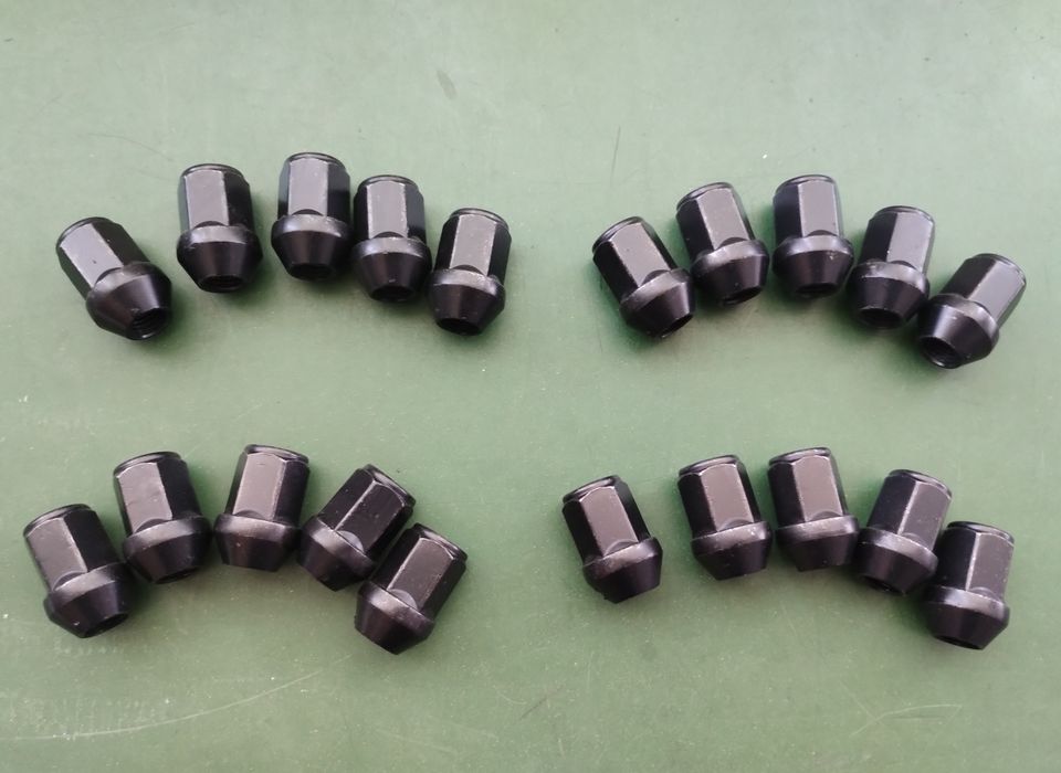 Piulite prezoane Negre  M12 x 1,25 Suzuki Nissan Subaru Lada Niva