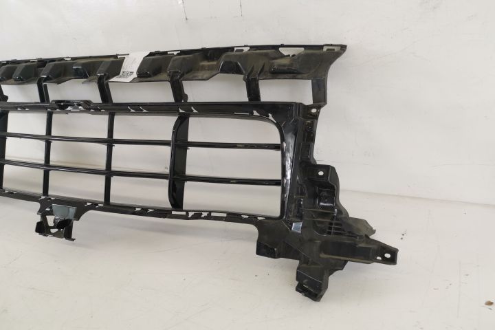 Оригинална централна решетка в добро състояние Порше Кайен / Porsche C