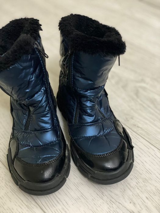 Продаи детские ботинки