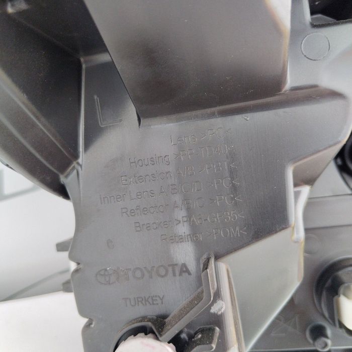 Far stanga Toyota C-HR 2 Full LED 81150-F4220-00 an 2023-2024-2025-202