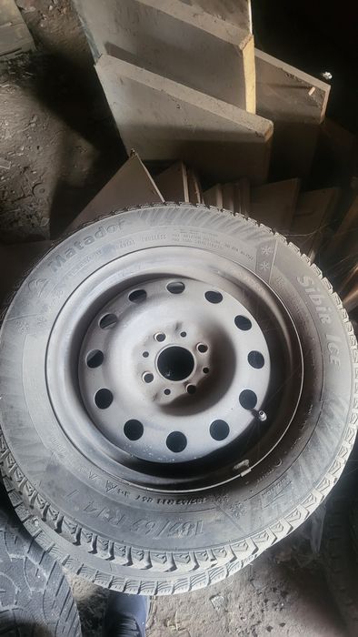 Продам резину с железками r 14