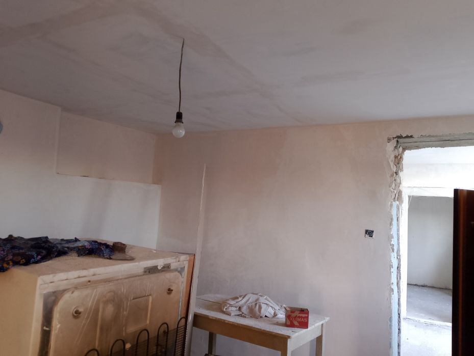 Продава се къща близо до центъра