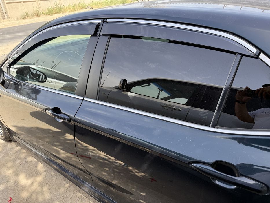 Ветровик камри 70