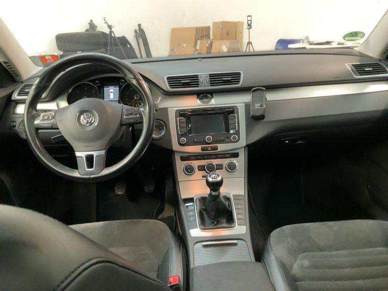 Volkswagen Passat 2.0 TDI Highline BlueMotion Tech 2012