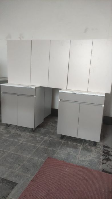 Кухонный гарнитур в наличии и на заказ