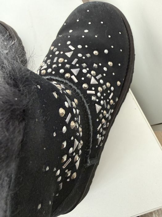 Ugg moderne si comode, originale