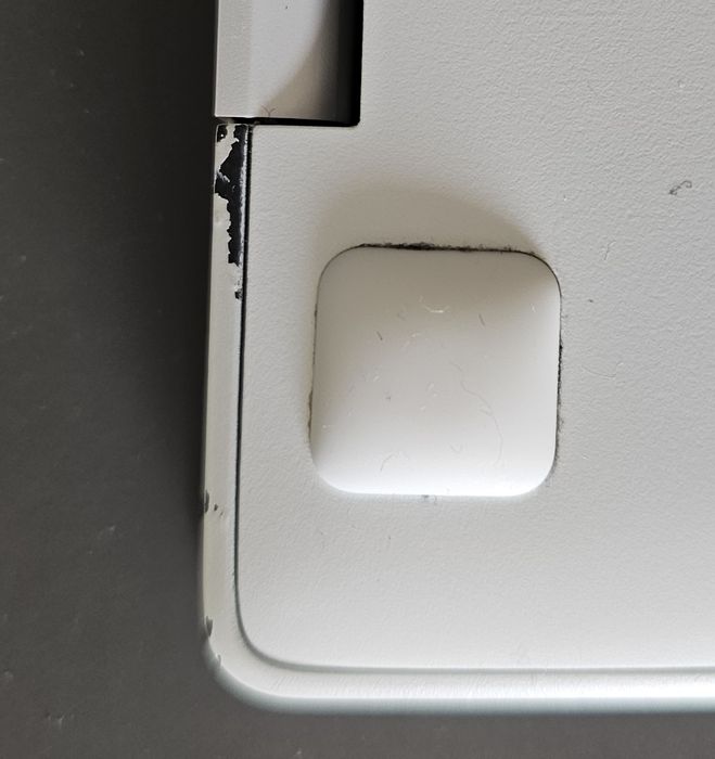 Galaxy book pro 13.3, i5 11th, 8gb, 512gb, 860gram