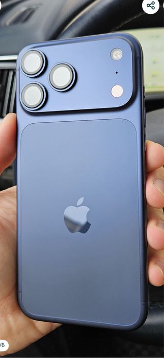 Продаётся iPhone e sim 17 pro max.