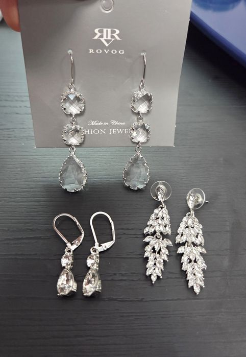 Vând Set 3 perechi Cercei Eleganți Noi