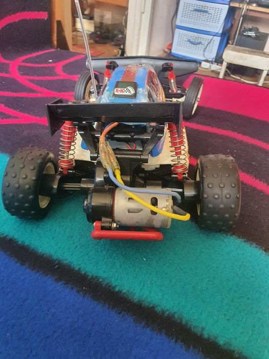 se vinde automodel de colecție  team       futaba fx  10