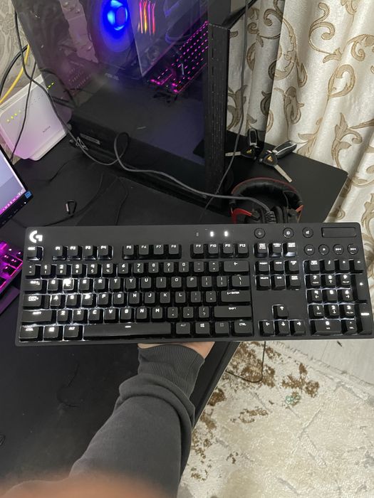 Клавиатура Logitech мышка Hyperx