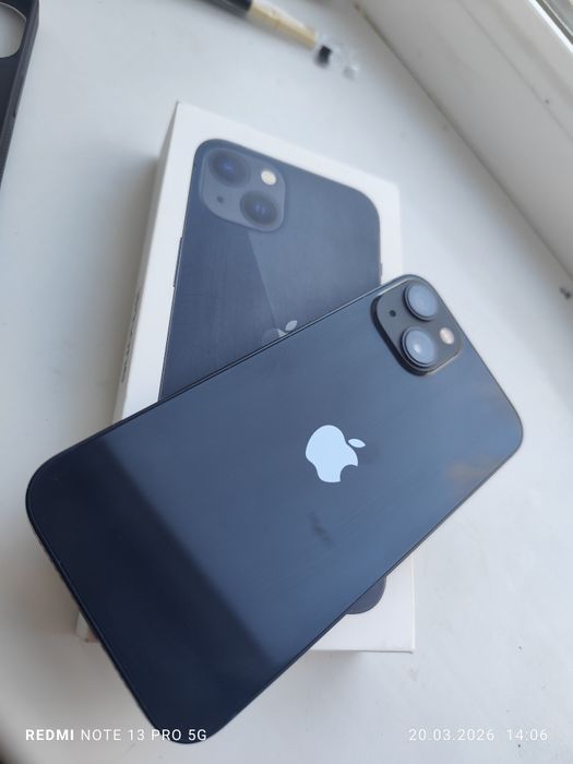 Iphone 13 black.
