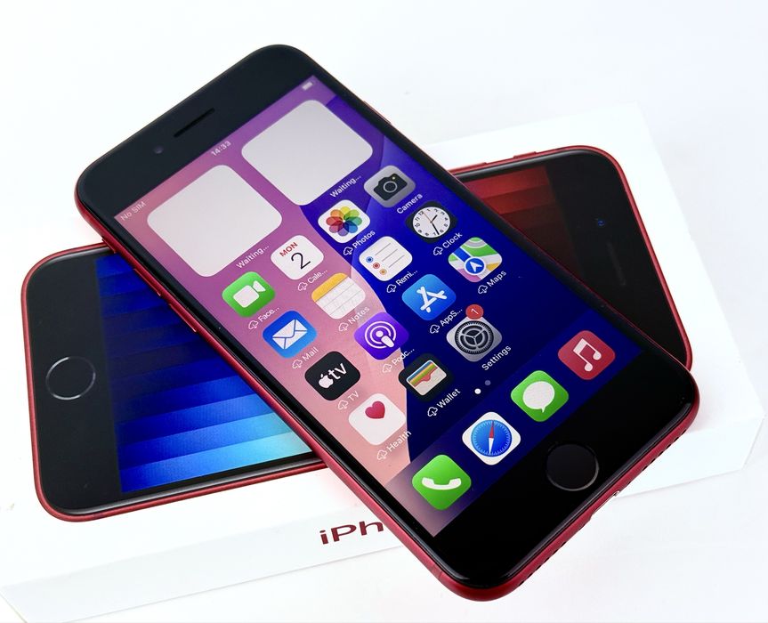 Apple iPhone SE 2022 128GB Red Перфектен! Гаранция!