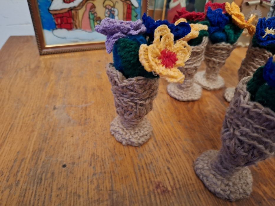 Flori cu vaza croșetat manual